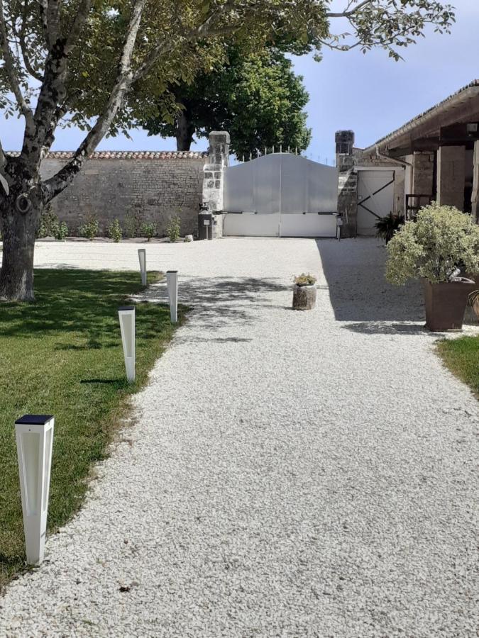 Bed and Breakfast Campagne Océan Montroy Exterior foto
